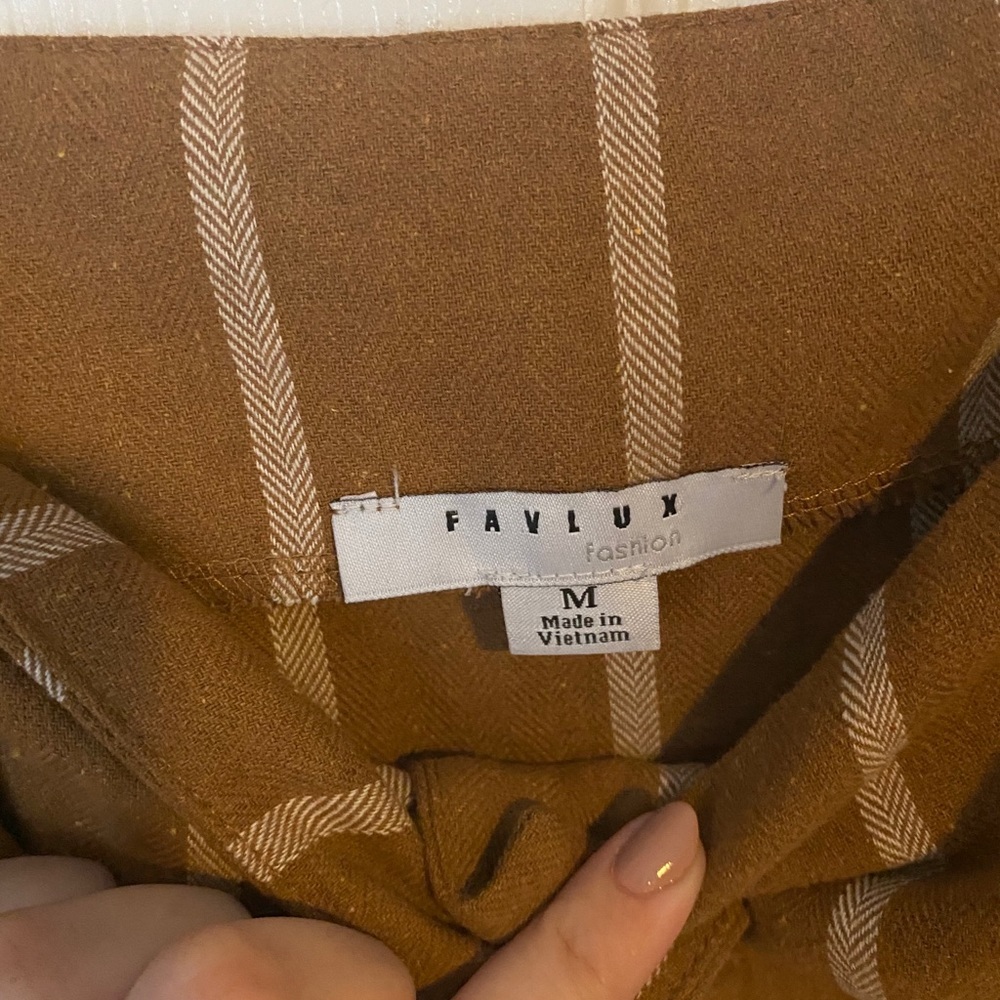 Gold button down - Picture 4 of 5